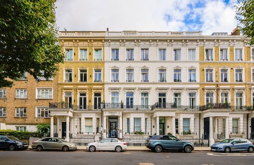 Earl's Court Apartment | Lovely 5 Bed Apartment in Central London Sleeps 9