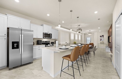 Four Corners House | Lovely 5-bedroom house with POOL near Disney in Clermont