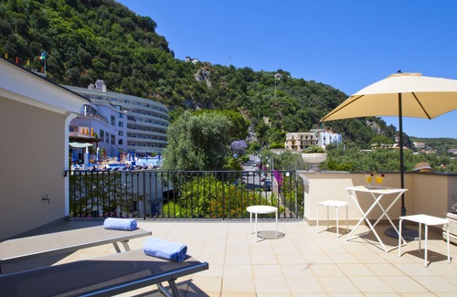 Sorrento Villa | Lovely 6 Bedrooms Villa With Pool, Located few Minutes From Sorrento Center