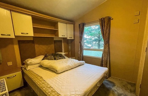 Beckingham House | Lovely 6 berth caravan with free WiFi at Steeple Bay Park ref 36118E