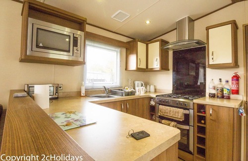 Saxmundham House | Lovely 6 berth caravan at Carlton Meres Holiday Park in Suffolk ref 60021R