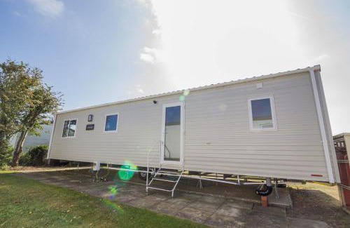 Pakefield Other | Lovely 6 Berth Caravan Close To The Beach In Suffolk Ref 68030Bs