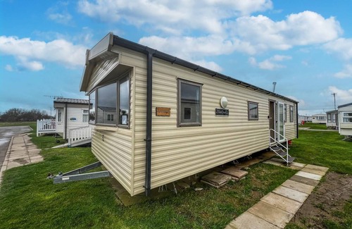 Barmston House | Lovely 6 berth caravan for hire at Barmston Beach Holiday Park ref 62062HC