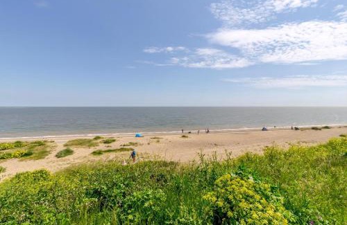 Pakefield Other | Lovely 6 Berth Caravan With Side Decking On Pakefield Holiday Park Ref 68032B