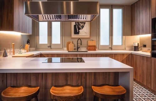 Dreta de l'Eixample Apartment | Lovely 6 BR Flat in L'Eixample