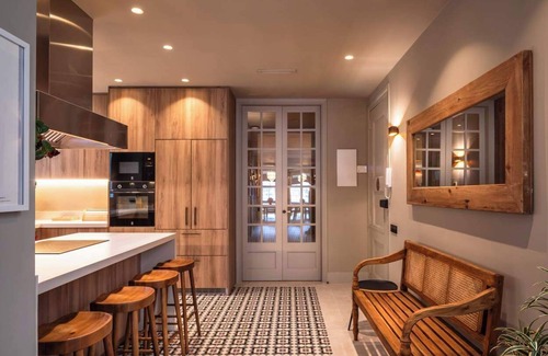 Dreta de l'Eixample Apartment | Lovely 6 BR Flat in L'Eixample