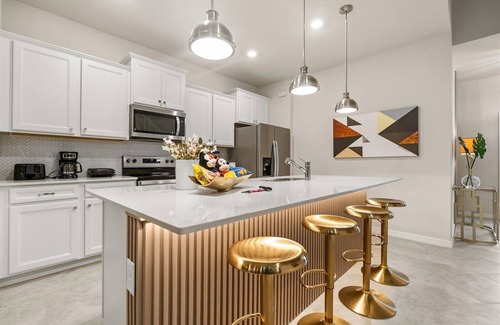 Four Corners House | Lovely 7 Bed Pool Home with Themed Rooms-15859CCL