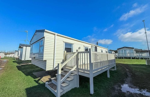 Hunstanton House | Lovely 8 berth caravan at Manor Park nearby Hunstanton Beach 23107S