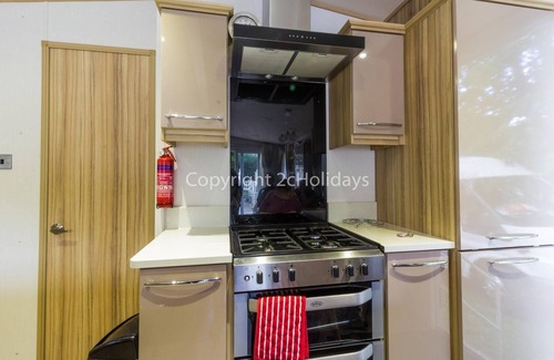 Mappleton House | Lovely 8 berth caravan for hire on Skipsea Sands park in Yorkshire ref 41197WF