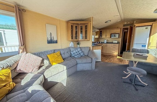 Skegness House | Lovely 8 berth caravan at Southview Holiday Park near Skegness ref 33035M