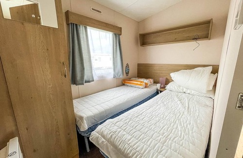 Ingoldmells House | Lovely 8 berth caravan with decking at Eastgate Fantasy Island Park ref 58004C