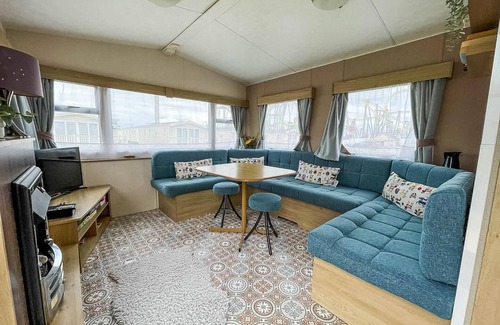 Ingoldmells House | Lovely 8 berth caravan with decking at Eastgate Fantasy Island Park ref 58004C