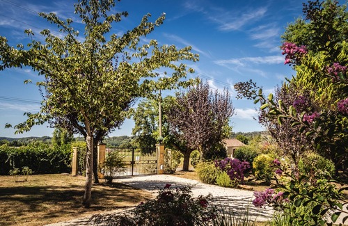 Alles-sur-Dordogne House | Lovely 8 Persons House in Alles-sur-Dordogne