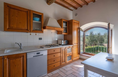 Ponte di Gabbiano Apartment | Lovely apartment for 5 people with A/C, WIFI, pool, TV and pets allowed, close to Siena