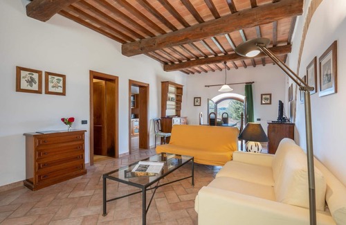 Ponte di Gabbiano Apartment | Lovely apartment for 5 people with A/C, WIFI, pool, TV and pets allowed, close to Siena