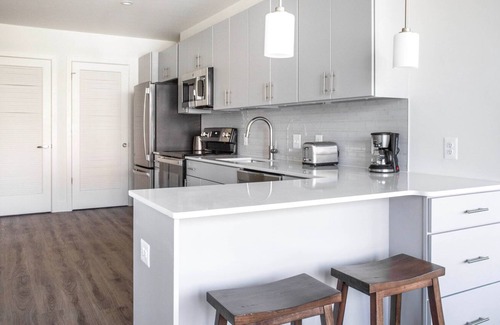 Alexandria West Apartment | Lovely Alexandria West 2BR w/ Gym & Lounge, nr Metro, by Blueground