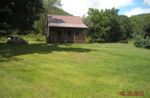 Wellsboro Cabin | Lovely Amish Crafted Country Cabin in Wellsboro, Pennsylvania