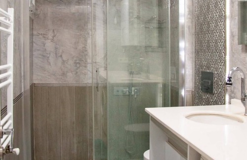 Karsiyaka Apartment | Lovely and Comfy Flat near Sea in Karsiyaka Izmir
