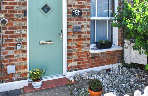 Beckingham Cottage | Lovely and cosy, late Victorian cottage with large garden area.