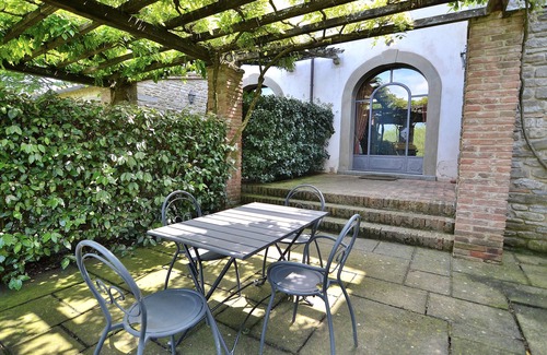 Vicchio Apartment | Lovely and quaint apartment in Tuscany villa!