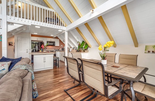 Kapoho House | Lovely and remodeled A-frame home with balcony - near the beach