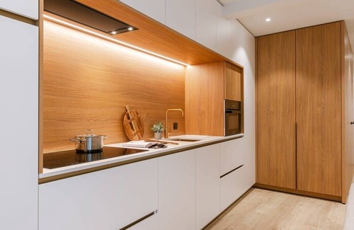 Heist Apartment | Lovely and welcoming apartment with side sea view