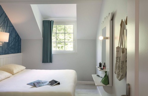 Neuville-sur-Ailette House | Lovely apartment in villa for 6 people with WIFI, pool, hot tub, TV, terrace and parking