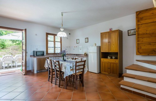 Castellina Marittima Apartment | Lovely apartment for 10 people with pool, WIFI, TV, terrace, pets allowed and panoramic view