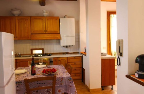 Pieve di Chio Apartment | Lovely apartment for 4 guests with WIFI, private pool, TV and pets allowed