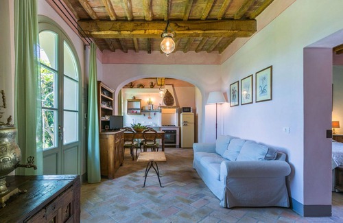 Castiglioncello Apartment | Lovely apartment for 4 guests with WIFI, pool, A/C, TV, patio and pets allowed