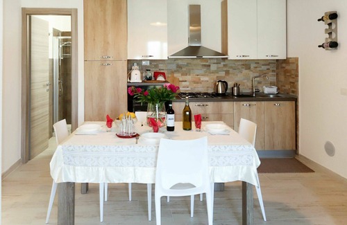 Villanova d'Albenga Apartment | Lovely apartment for 6 guests with A/C, WIFI, TV and terrace