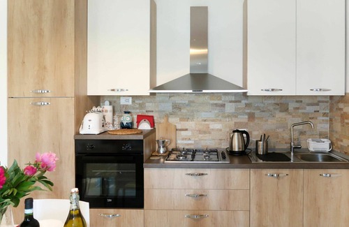 Villanova d'Albenga Apartment | Lovely apartment for 6 guests with A/C, WIFI, TV and terrace