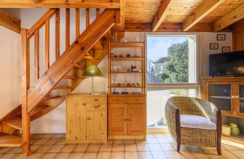 La Trinite-sur-Mer Apartment | Lovely apartment for 4 guests with WIFI, TV, balcony and pets allowed