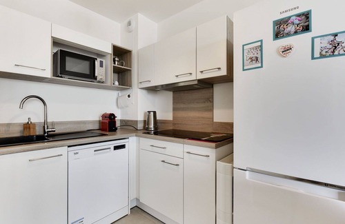 Sainte-Marie-la-Mer Apartment | Lovely apartment for 4 guests with WIFI, A/C, pool, TV and terrace