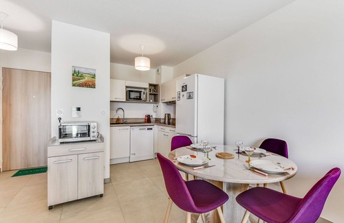 Sainte-Marie-la-Mer Apartment | Lovely apartment for 4 guests with WIFI, A/C, pool, TV and terrace