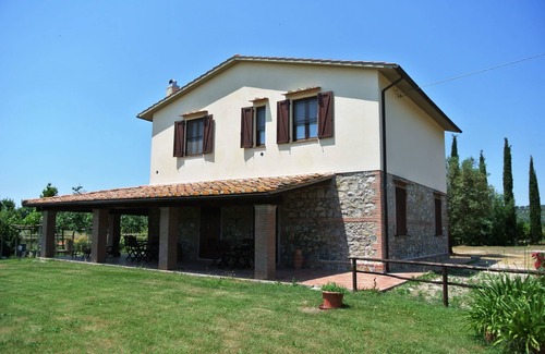 Magliano in Toscana Apartment | Lovely apartment for 4 guests with TV and pets allowed