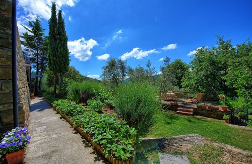 Greve in Chianti Apartment | Lovely apartment for 4 people with pool, WIFI, TV and pets allowed, close to Greve In Chianti