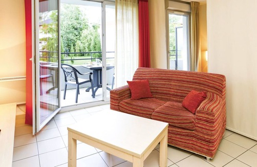 Divonne-les-Bains Apartment | Lovely apartment for 2 people with hot tub, WIFI, pool, A/C, TV, terrace, pets allowed and parking