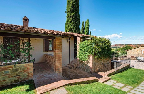 Popoltaio-Schiacciato Villa | Lovely apartment in villa for 4 guests with A/C, pool, WIFI, TV and terrace
