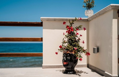Caronia House | Lovely apartment in villa for 6 people with WIFI, hot tub, TV, patio and pets allowed