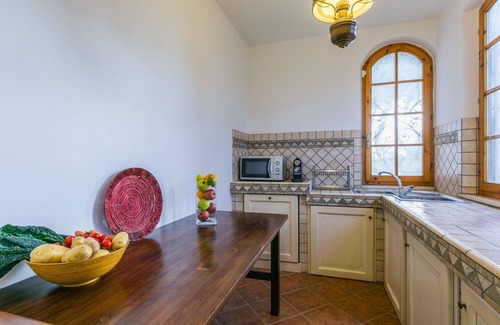 Casale Marittimo Apartment | Lovely apartment for 12 people with WIFI, TV, patio and pets allowed