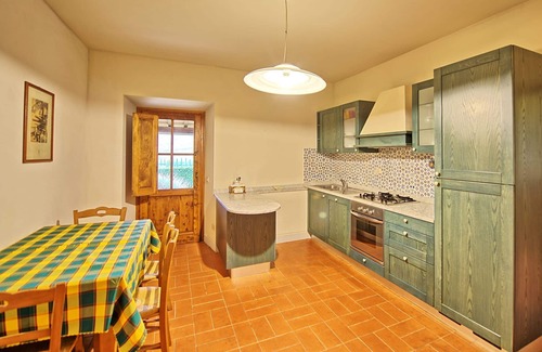 San Casciano in Val di Pesa Apartment | Lovely apartment with WIFI, pool, TV, pets allowed and panoramic view, close to Greve In Chianti