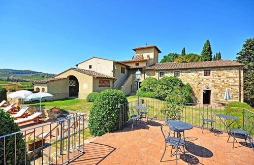 San Casciano in Val di Pesa Apartment | Lovely apartment with WIFI, pool, TV, pets allowed and panoramic view, close to Greve In Chianti