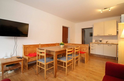 Muhldorf Apartment | Lovely apartment for 8 people with WIFI, TV and balcony