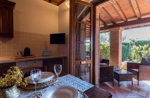 La Pesta House | Lovely apartment in villa for 2 people with A/C, WIFI, TV, terrace and pets allowed