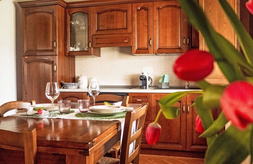 La Pesta House | Lovely apartment in villa for 4 guests with WIFI, A/C, TV, terrace and pets allowed