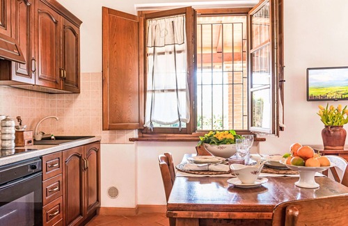 La Pesta House | Lovely apartment in villa for 4 guests with WIFI, A/C, TV, terrace and pets allowed