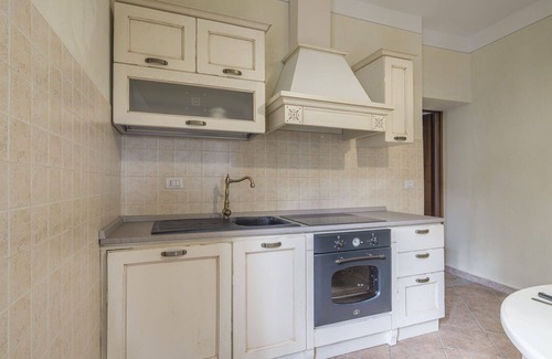 Monforte d'Alba Apartment | Lovely apartment for 4 guests with WIFI, pool, TV and balcony, close to Alba