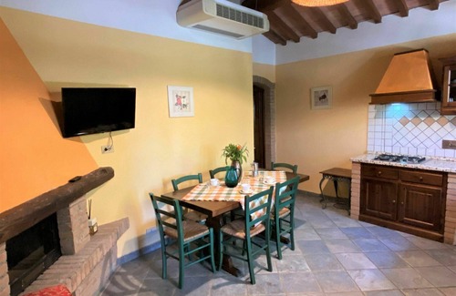 Riparbella Apartment | Lovely apartment for 5 people with A/C, WIFI, pool, TV, patio and parking