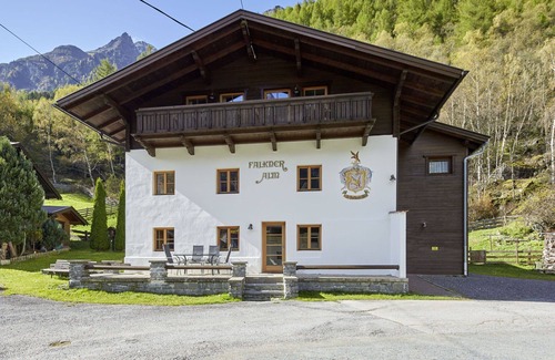 Runhof Apartment | Lovely apartment for 3 people with WIFI, pool, TV, balcony and pets allowed
